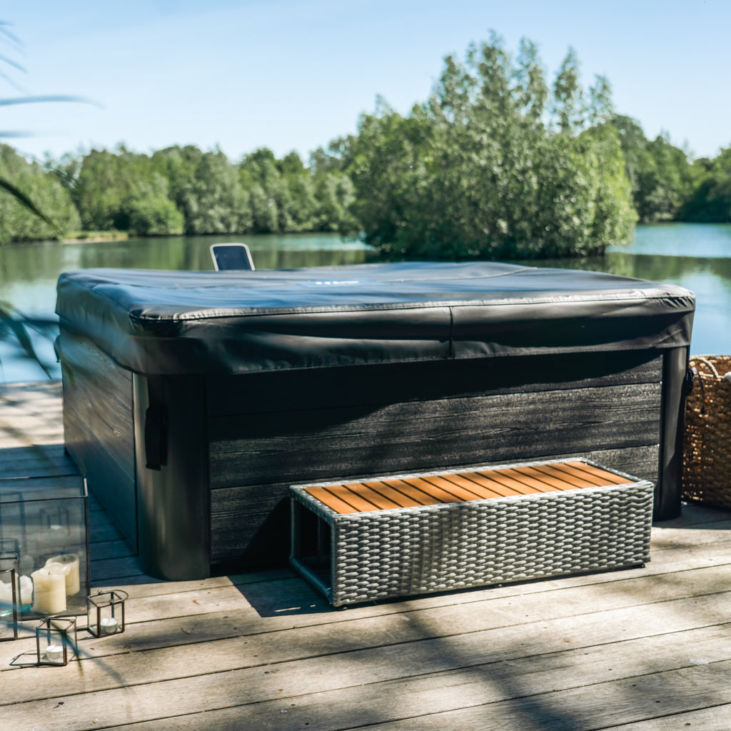 Oslo Sterling Hot Tub