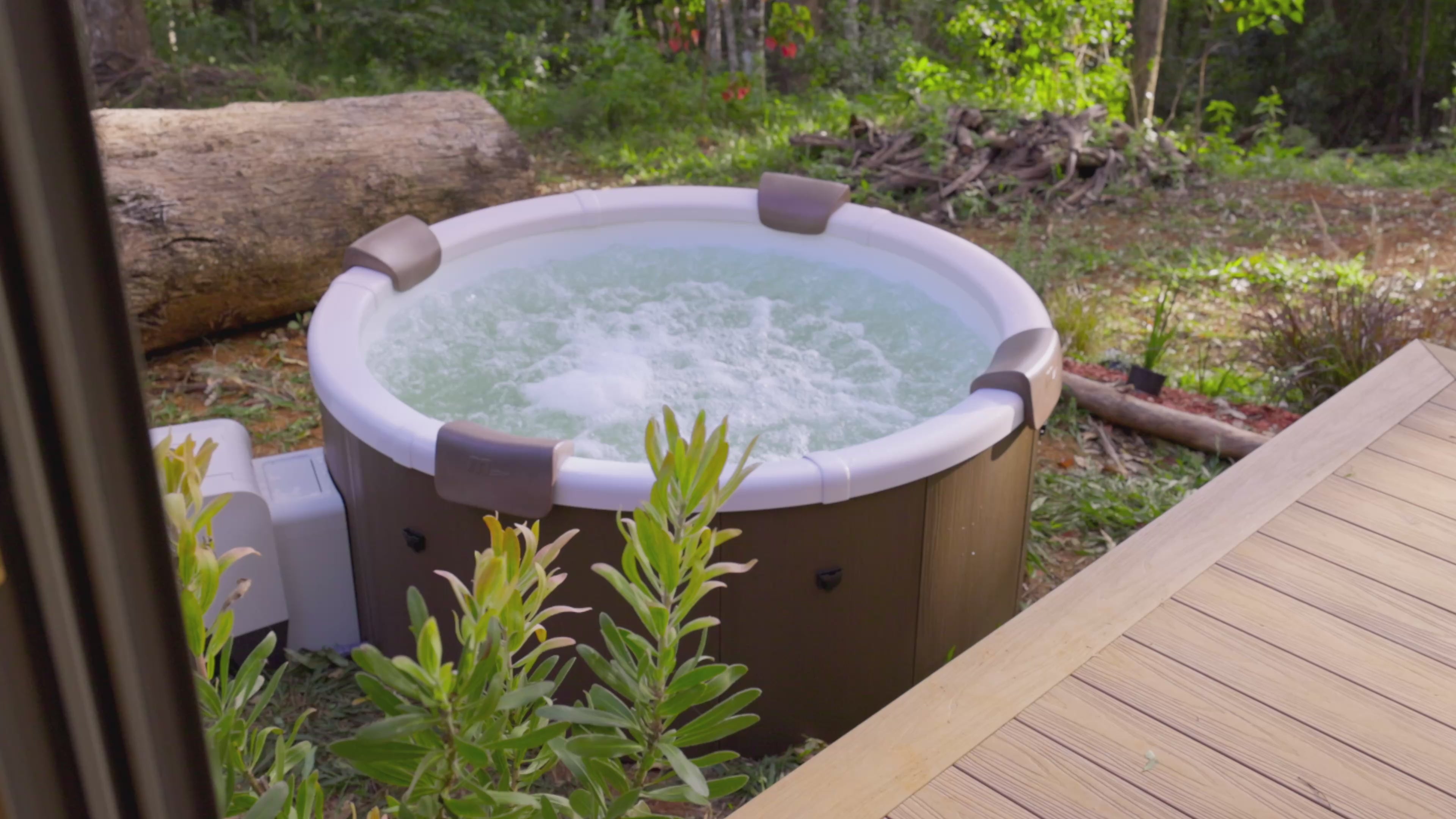 Rova Hot Tub